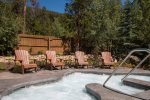 Shared complex hot tubs, guests also have access to River Run pool 1/2 mile away